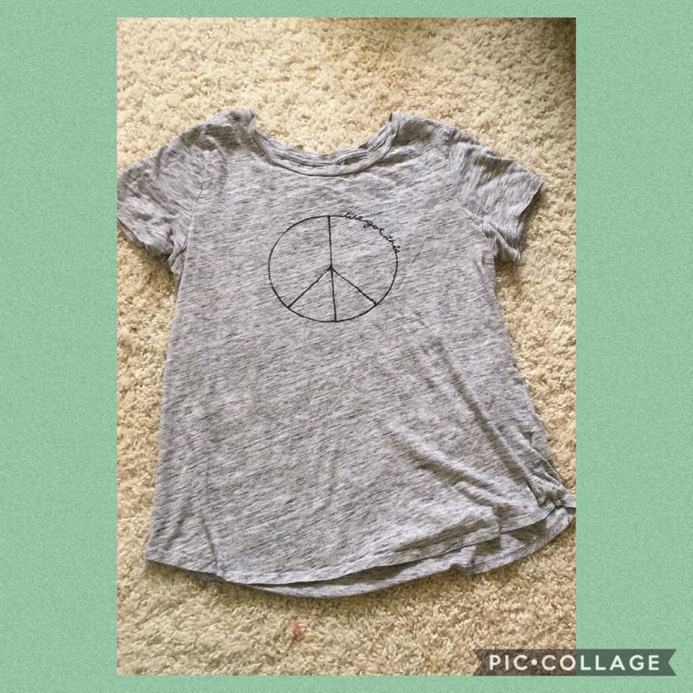I am selling a T-shirt from old navy.